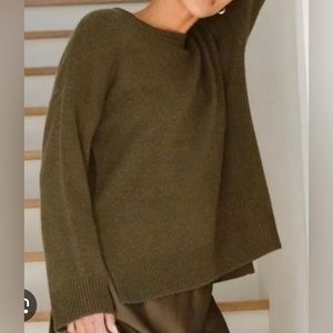 JENNI KAYNE
Cashmere Boyfriend Sweater